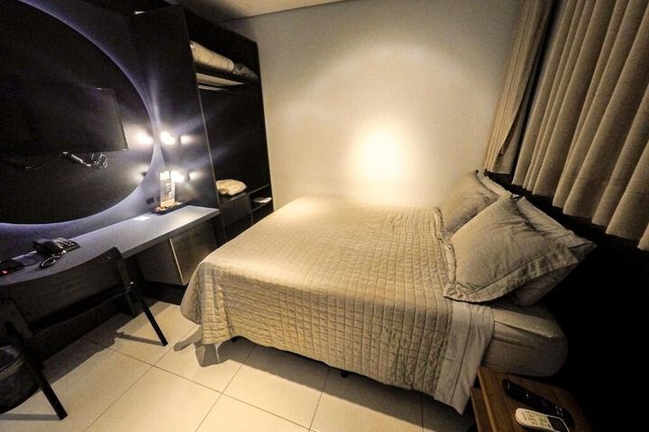 Room 16 of 33