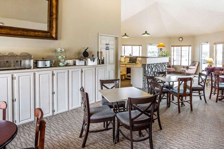 Breakfast/Coffee Service 25 of 29