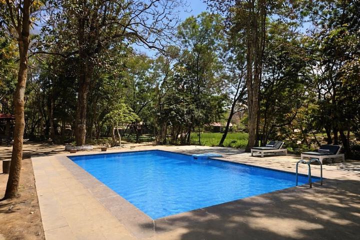 Pool Hotel
