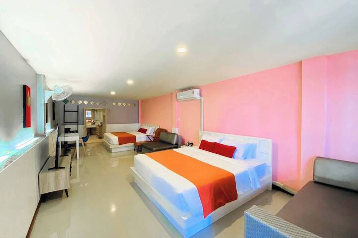 Room 31 of 211