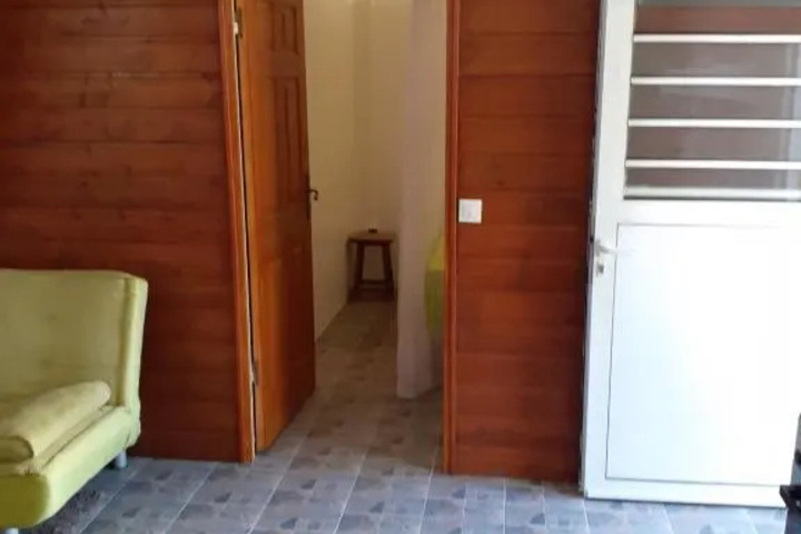 Room 4 of 15