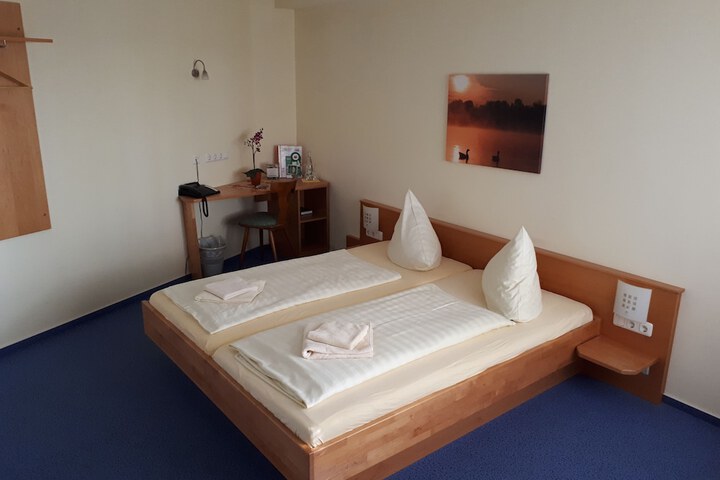 Room 13 of 36