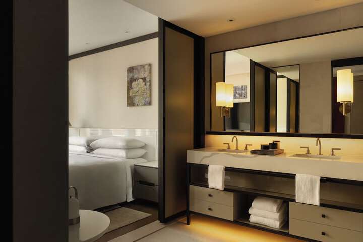 Room 79 of 123