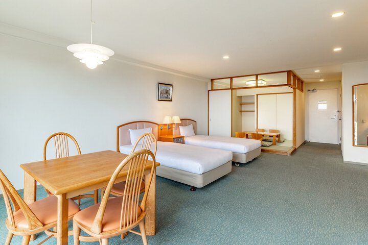 Room 2 of 47