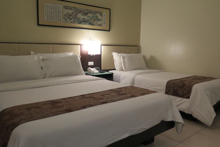 Room 5 of 65
