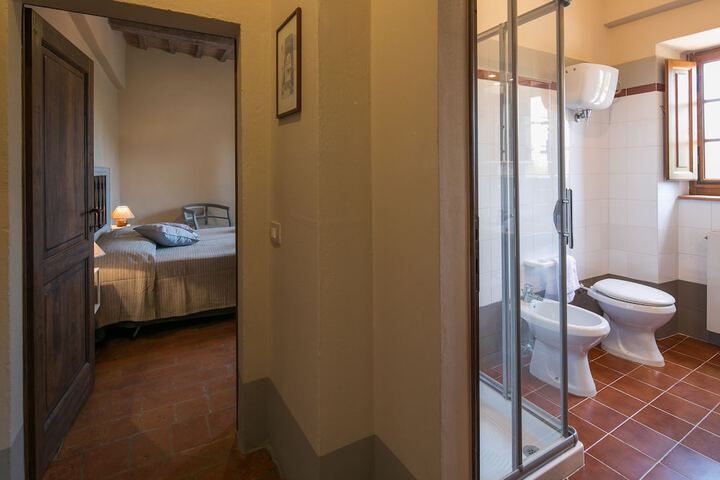 Room 6 of 40
