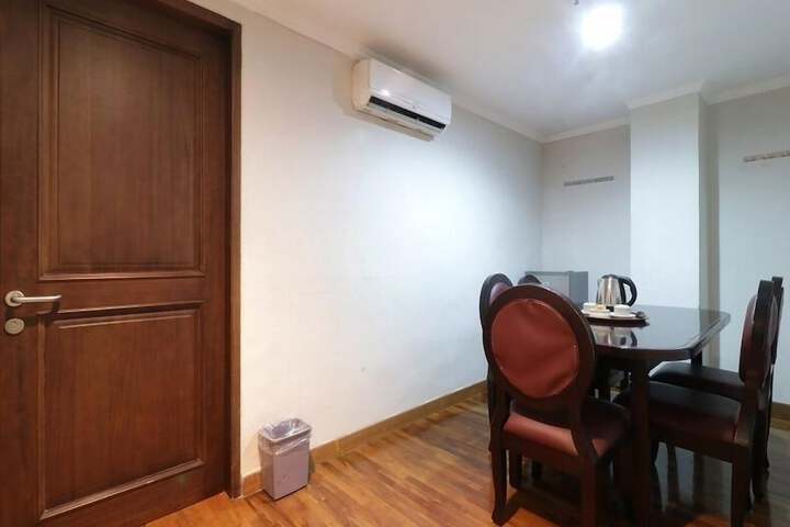 Room 19 of 34