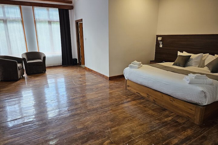 Room 11 of 25