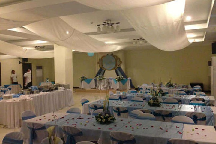 Ballroom/Hall 17 of 22