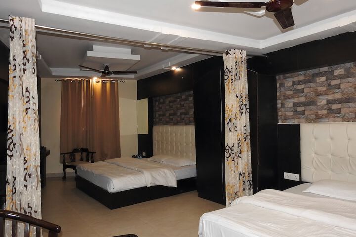 Room 25 of 82