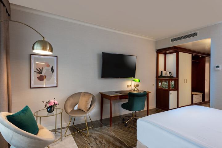 Room 45 of 164