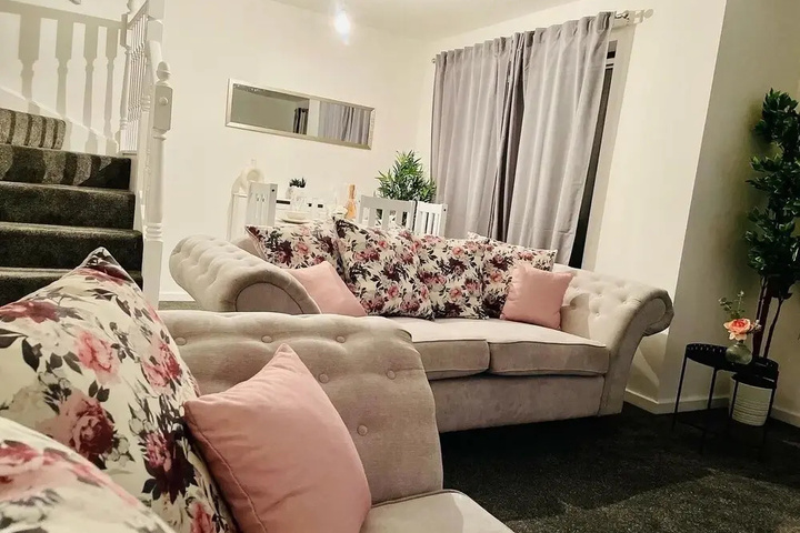 Room 3 of 7