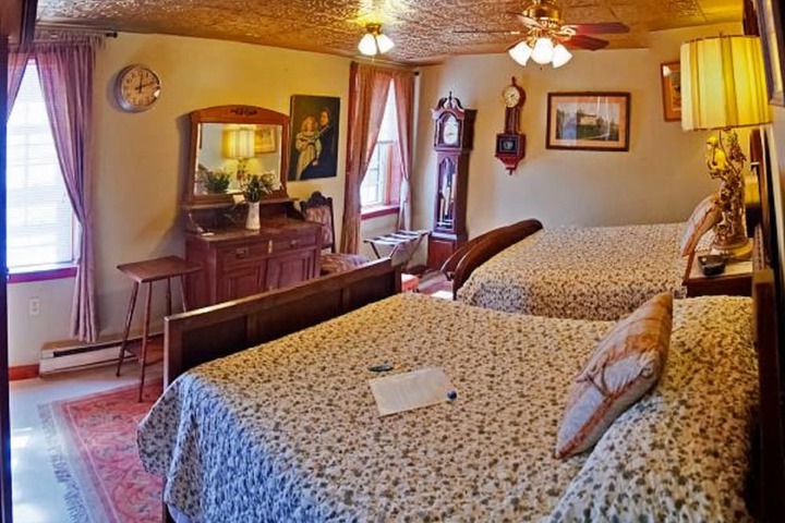 Room 11 of 27