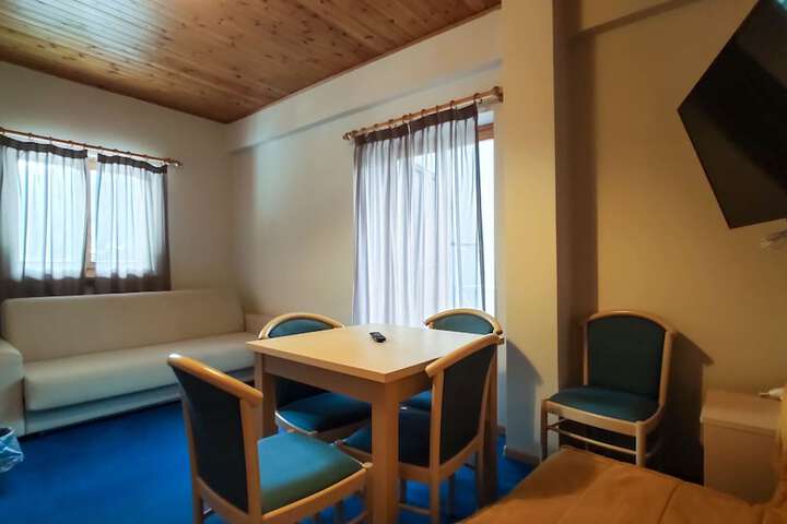 Room 17 of 41