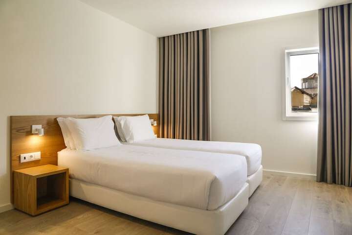 Room 21 of 93
