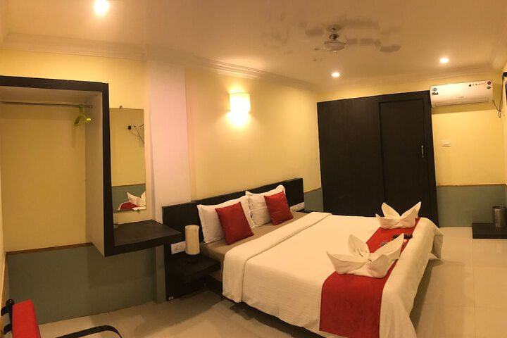 Room 14 of 16