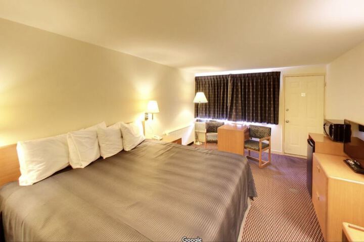 Classic King Bed