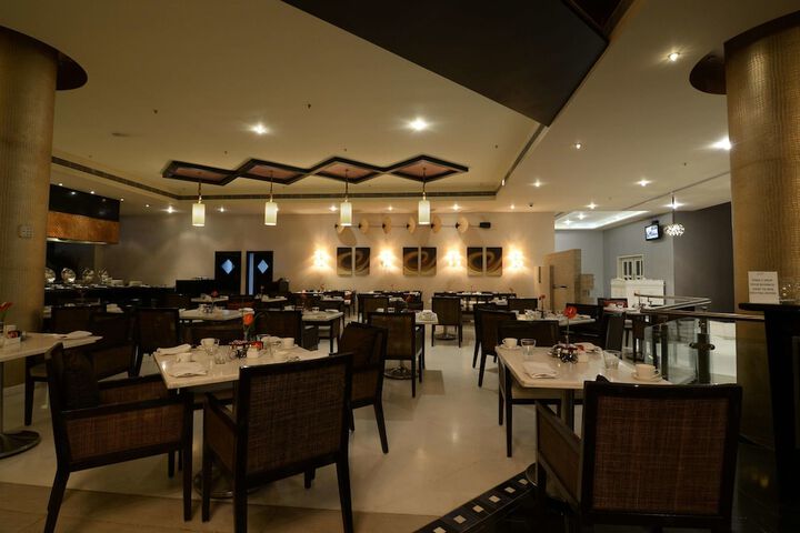 Dining 65 of 133