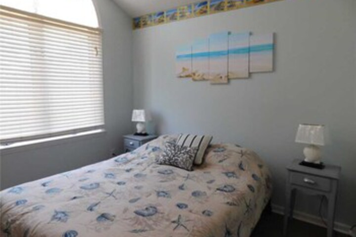 Room 7 of 36