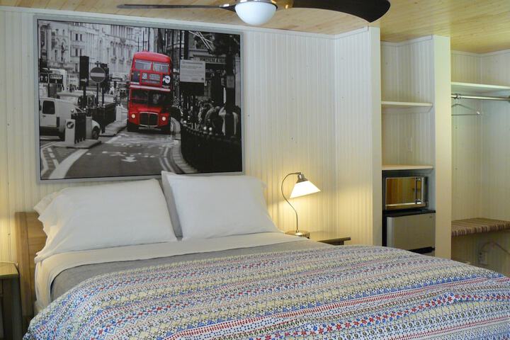 Room 3 of 25