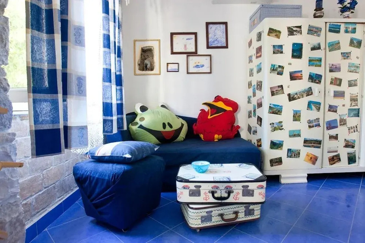 Room 5 of 22