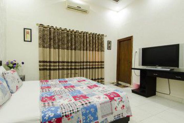 Room 15 of 43