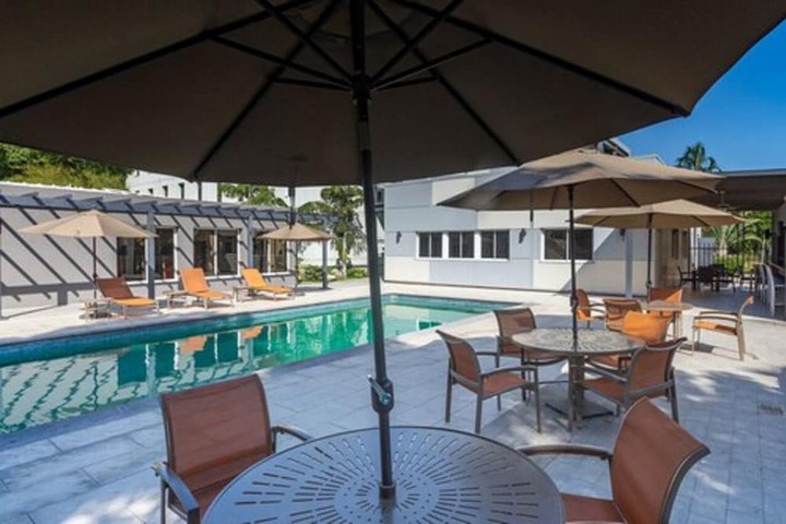 Hotel Pool