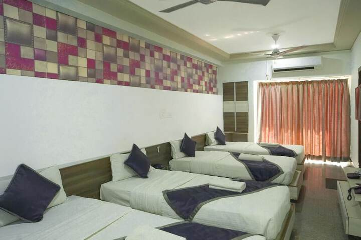 Room 40 of 132