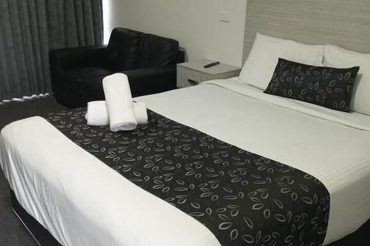 Room 7 of 16