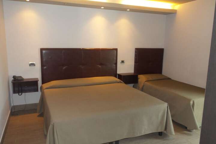 Room 12 of 63
