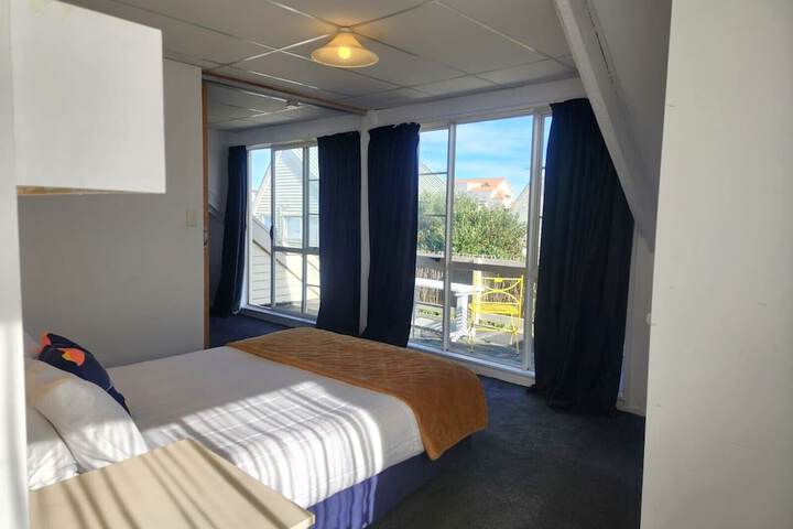 Room 25 of 53