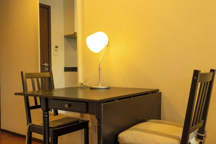 Room 4 of 7