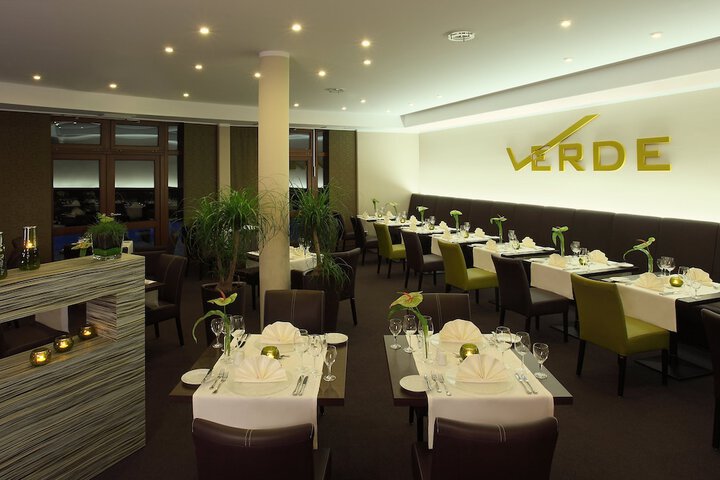 Dining Photos