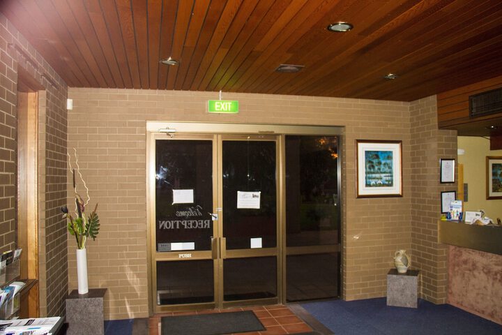 Check-in/check-out kiosk