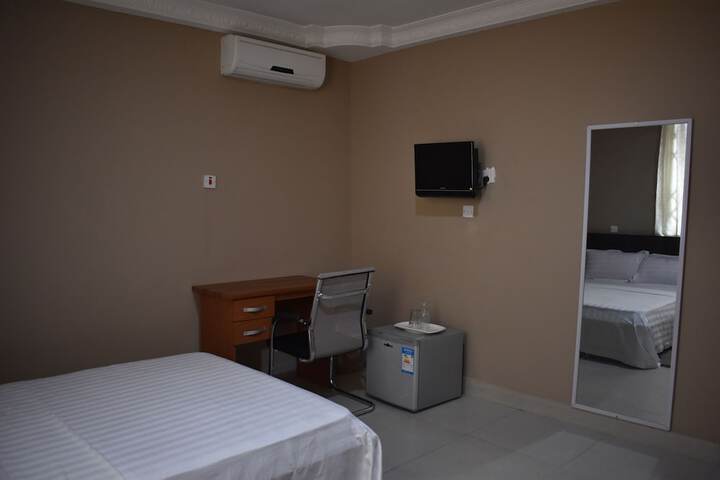 Room 5 of 30