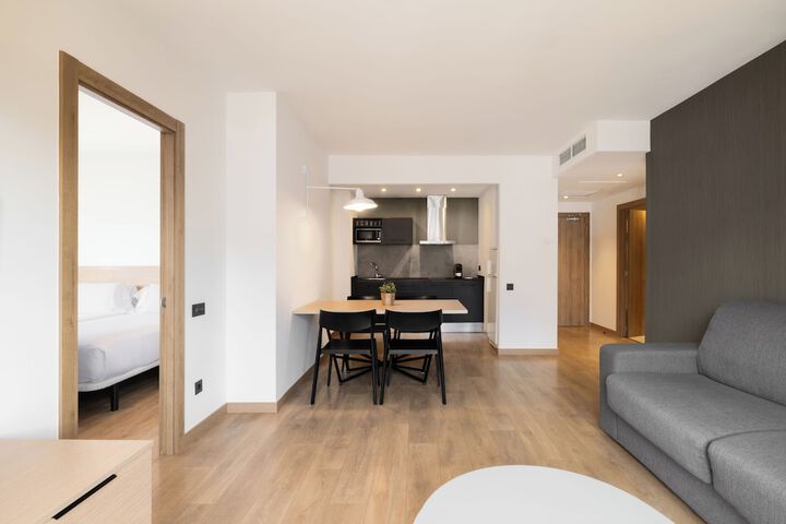 Room 11 of 50