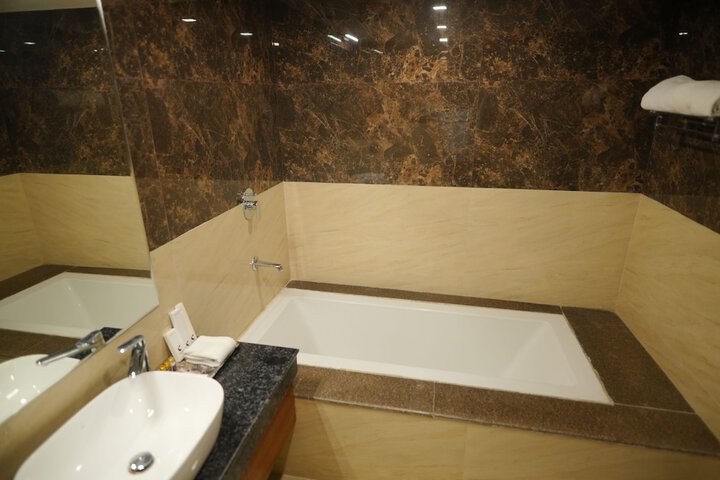 Room 42 of 93