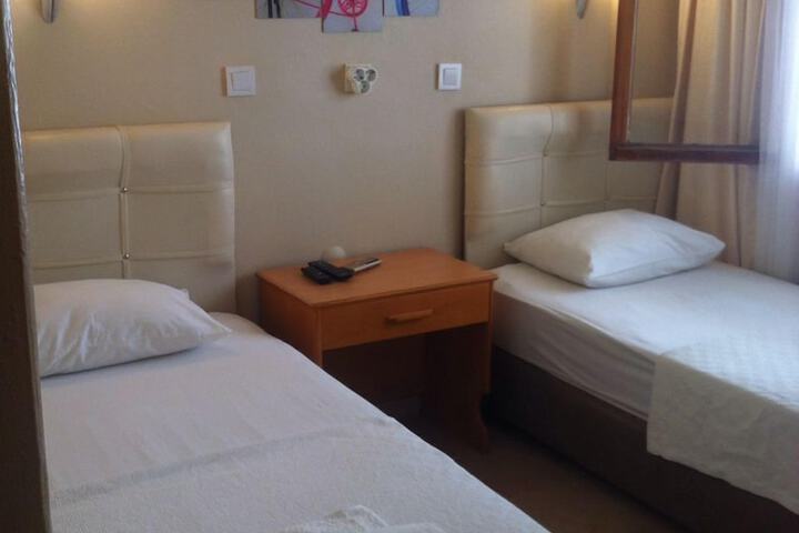 Room 11 of 34