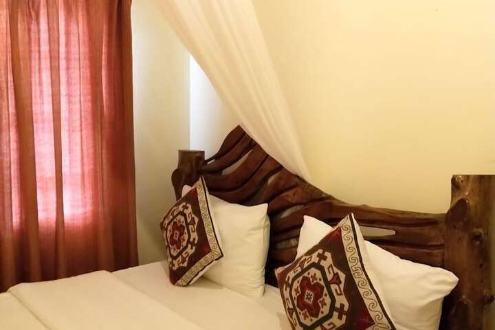 Room 10 of 20