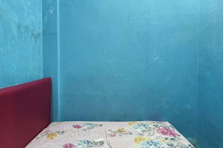 Room 6 of 19