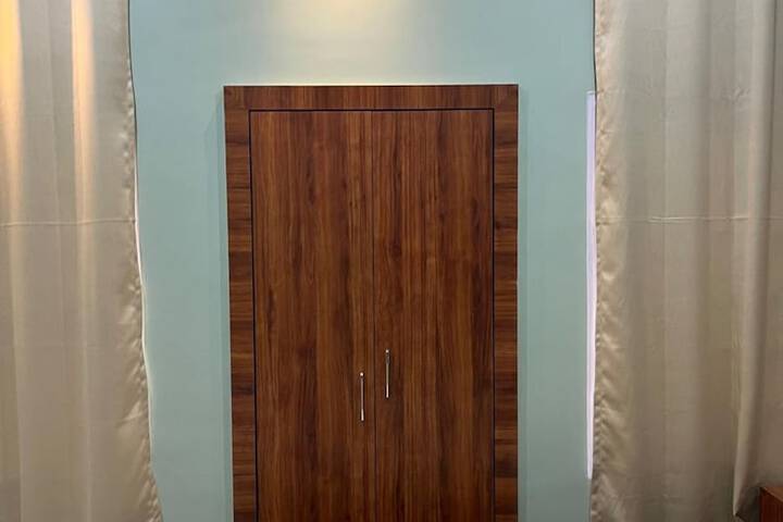 Room 8 of 25