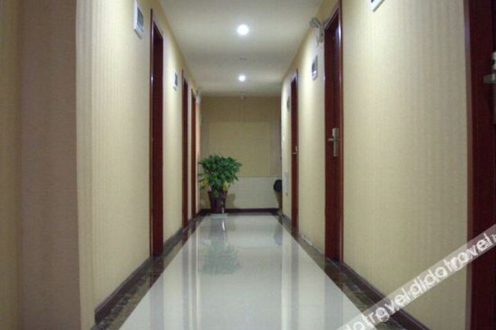 Hotel Interior 8 of 18
