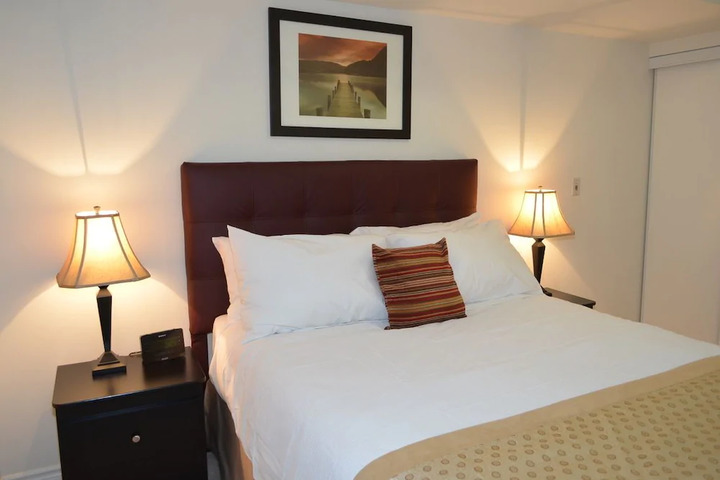 Room 2 of 3