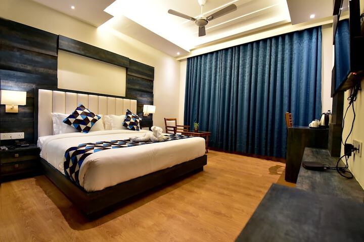 Room 3 of 7