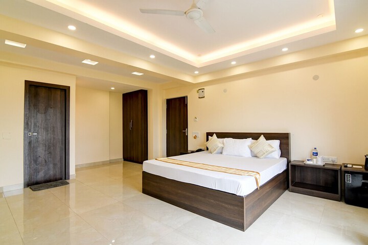 Room 7 of 27