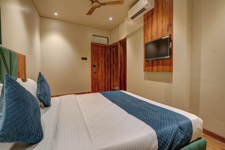 Room 10 of 21