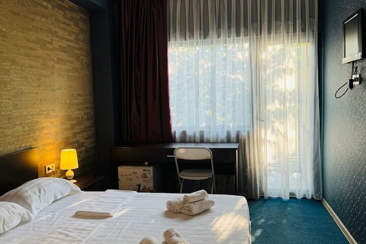 Room 6 of 26