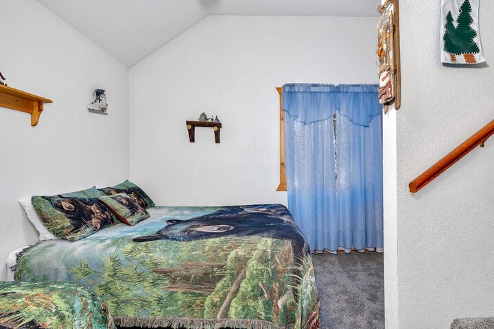 Room 4 of 24