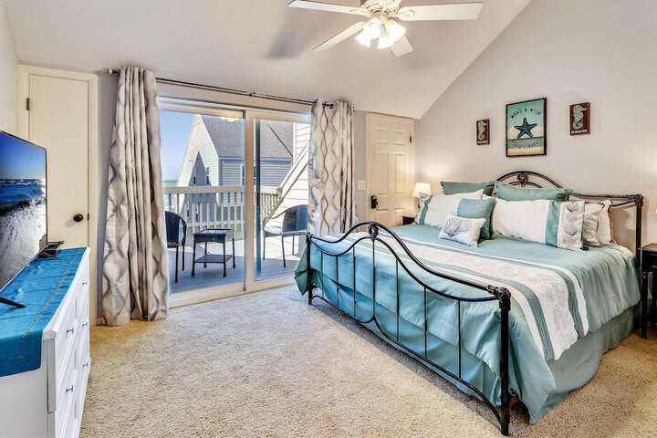 Pelican Pointe 2A in Indian Shores, FL