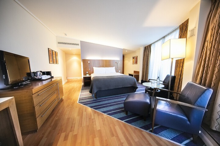 Room 13 of 69